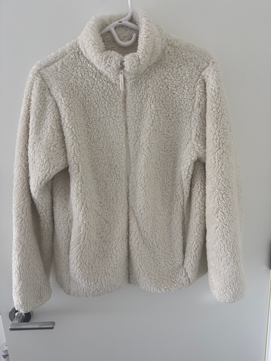 Uniqlo Jackets & Blazers - Uniqlo Plush Sherpa Full-Zip Jacket - Cream